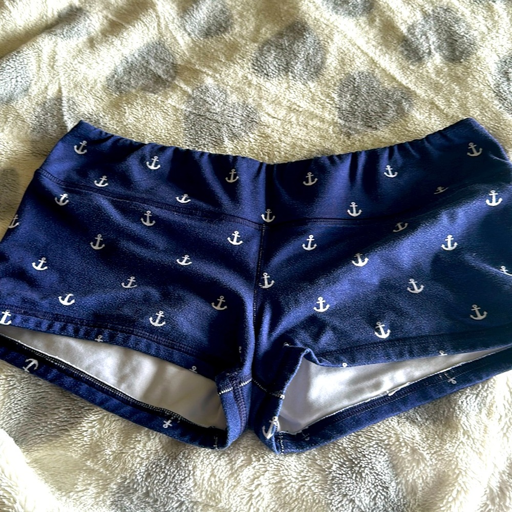 FLEO shorts